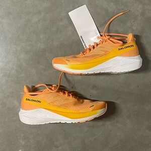 The Salomon Aero Blaze are neutral running shoes. Size 38